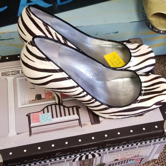 Zebra Striped Pumps - Picture 2 of 5